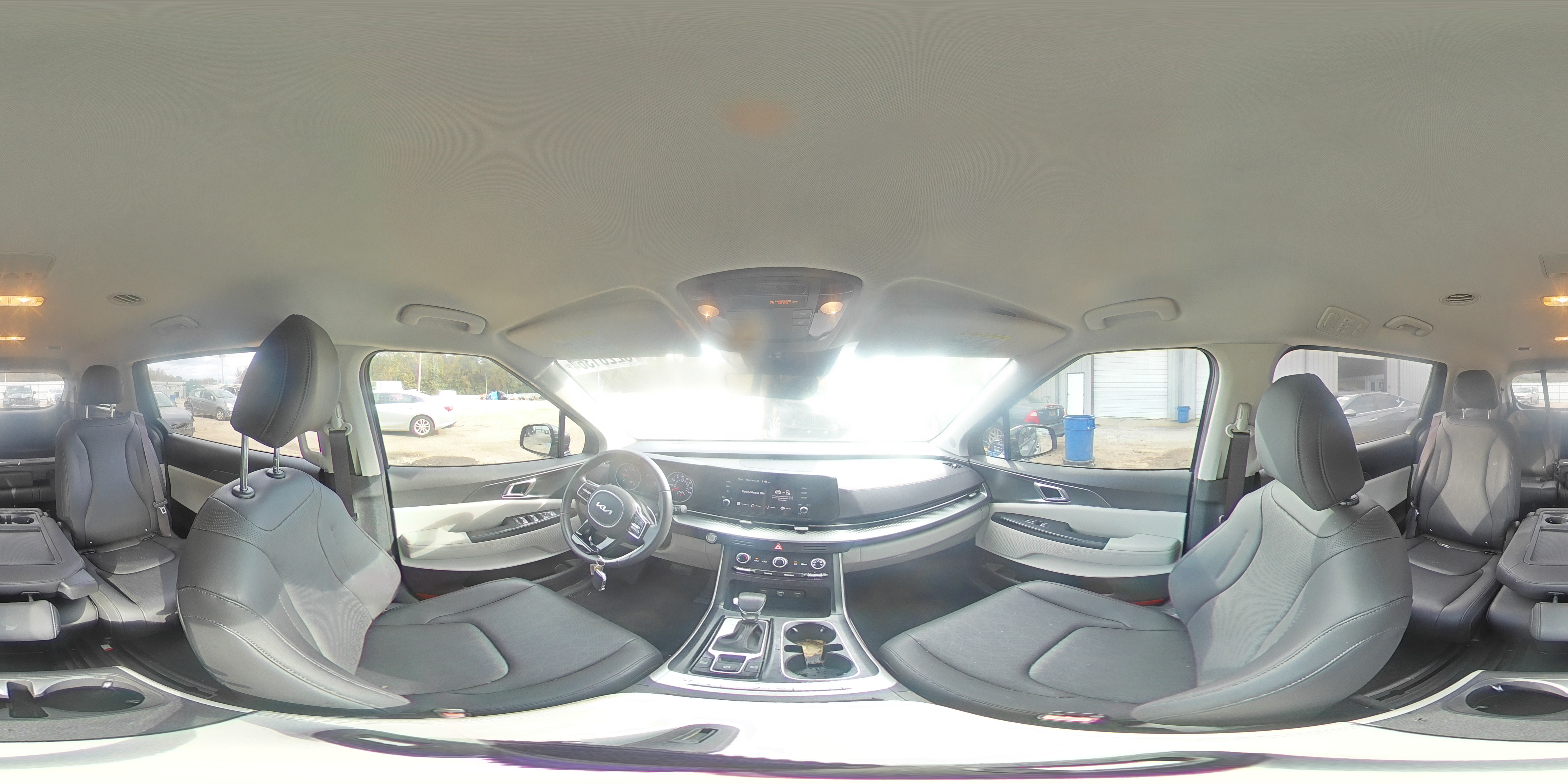2024 Kia Carnival - Image 14