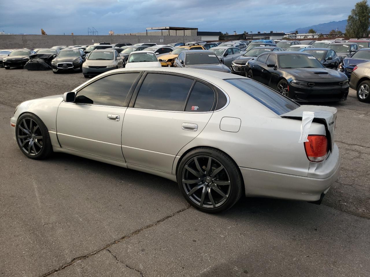 2000 Lexus GS - Image 2
