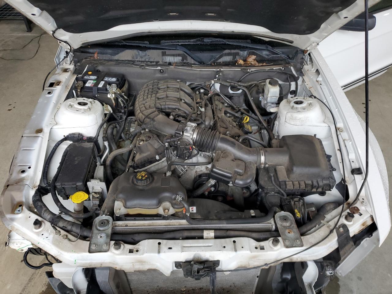 2011 Ford Mustang - Image 11
