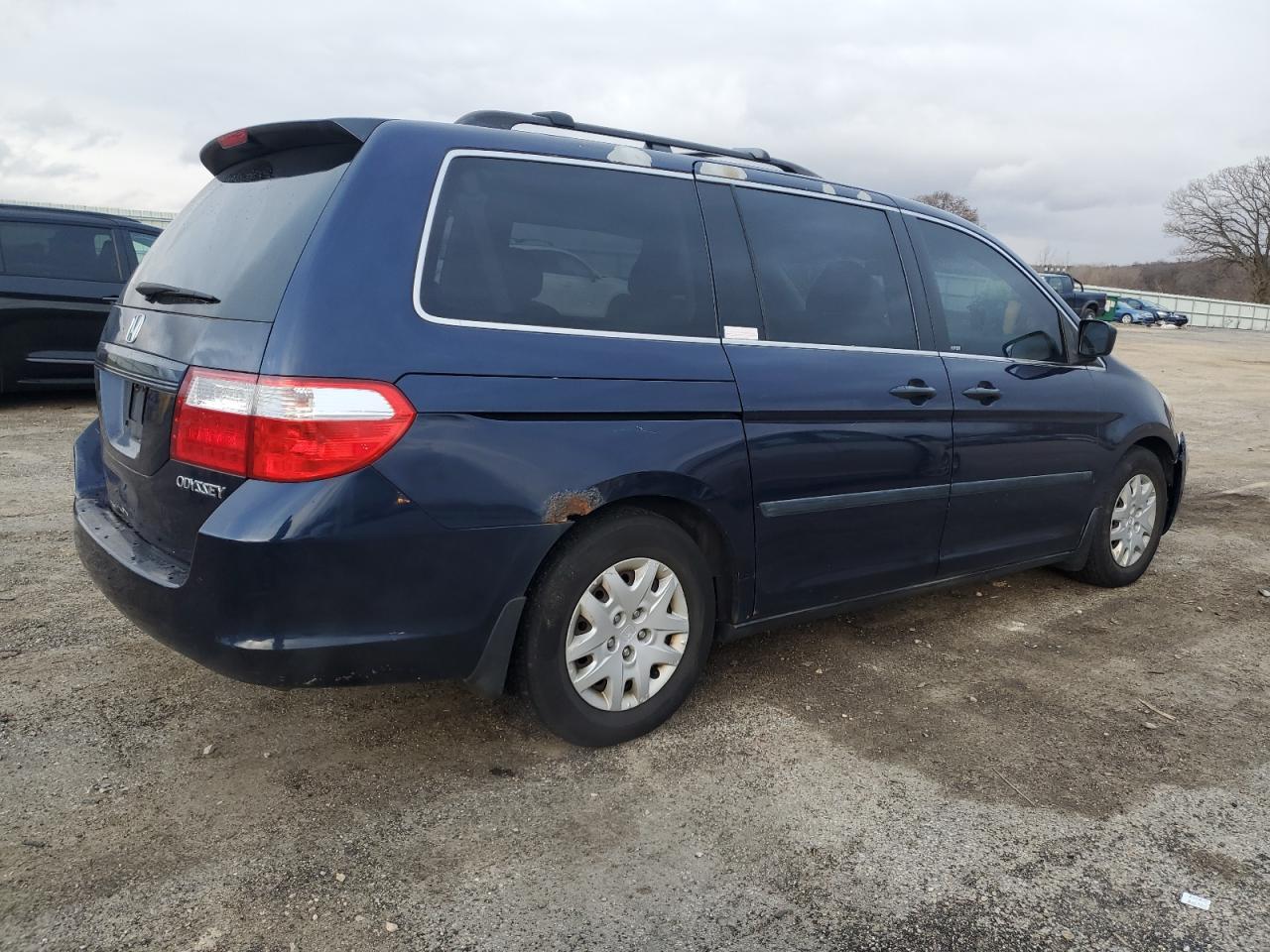 2005 Honda Odyssey - Image 3