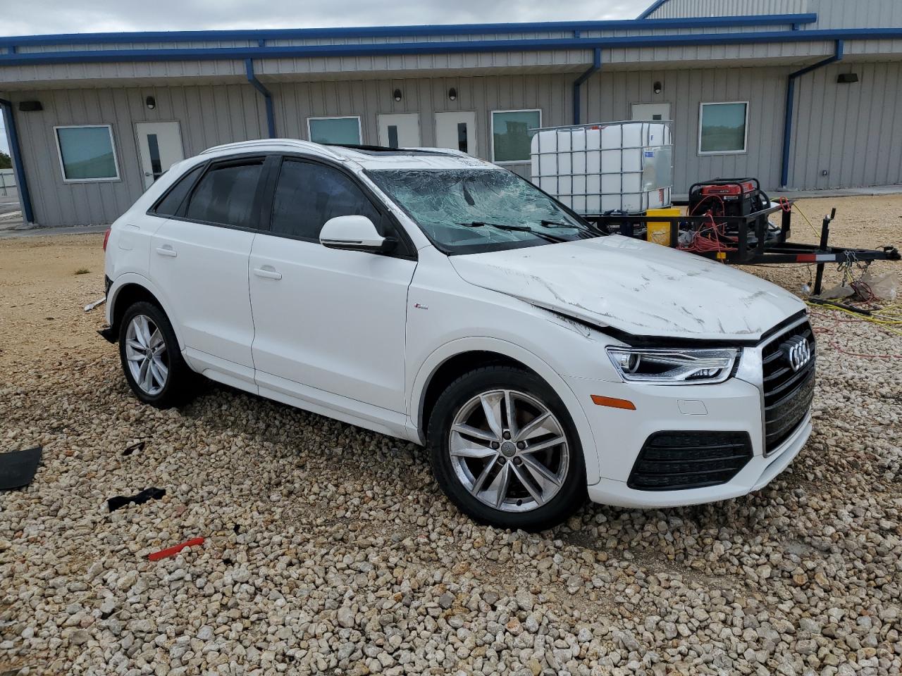 VIN WA1BCCFS0JR029614 2018 AUDI Q3 no.4