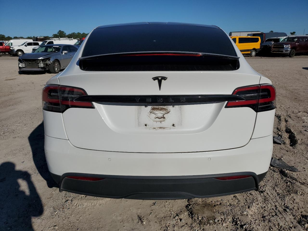 2022 Tesla Model X VIN: 7SAXCBE51NF328660 Lot: 80621344