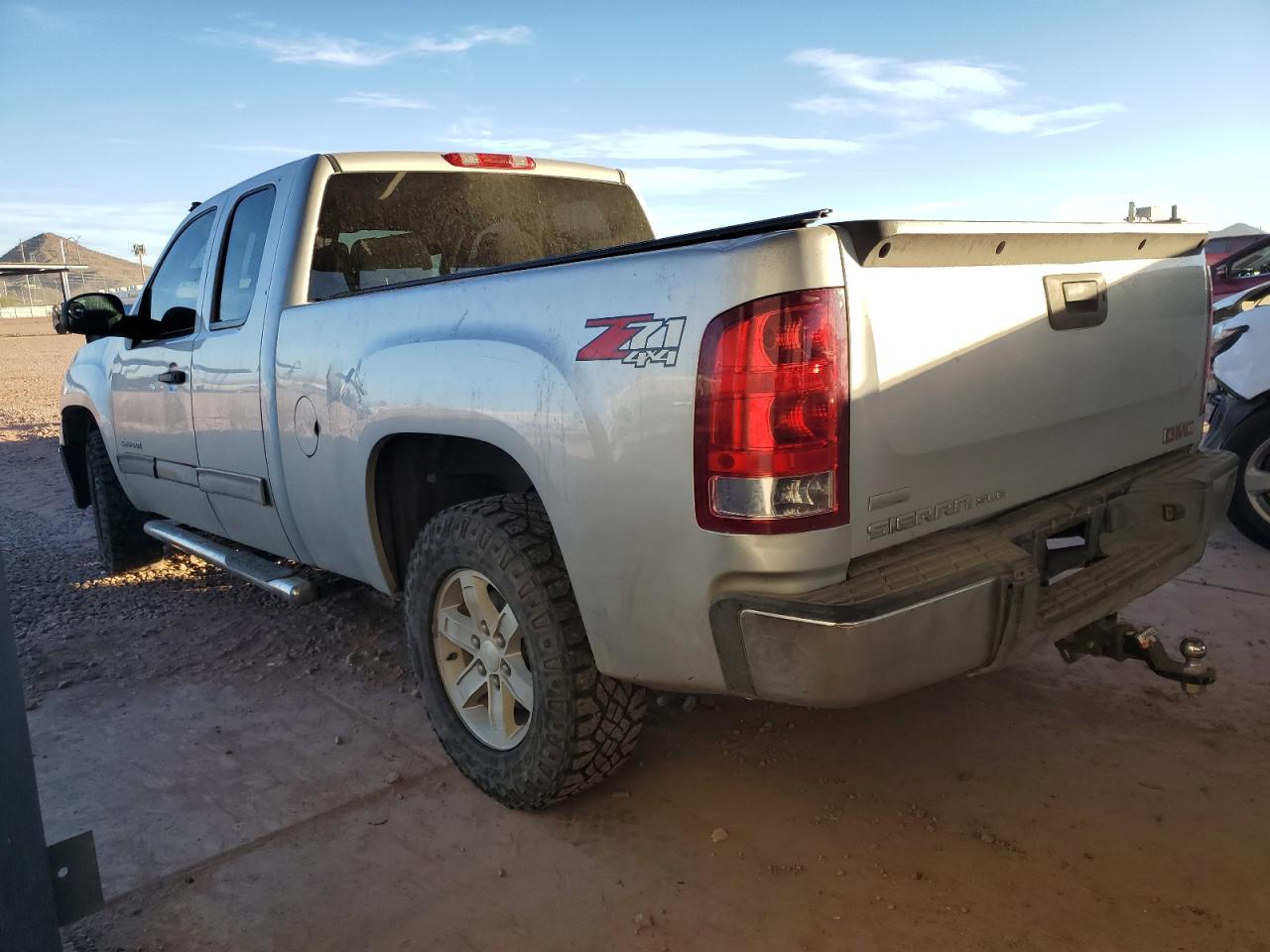 2012 GMC Sierra - Image 2