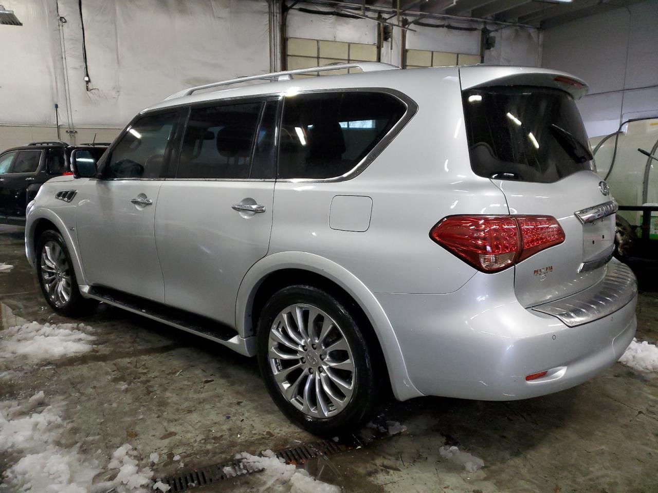 2017 Infiniti QX80 - Image 2