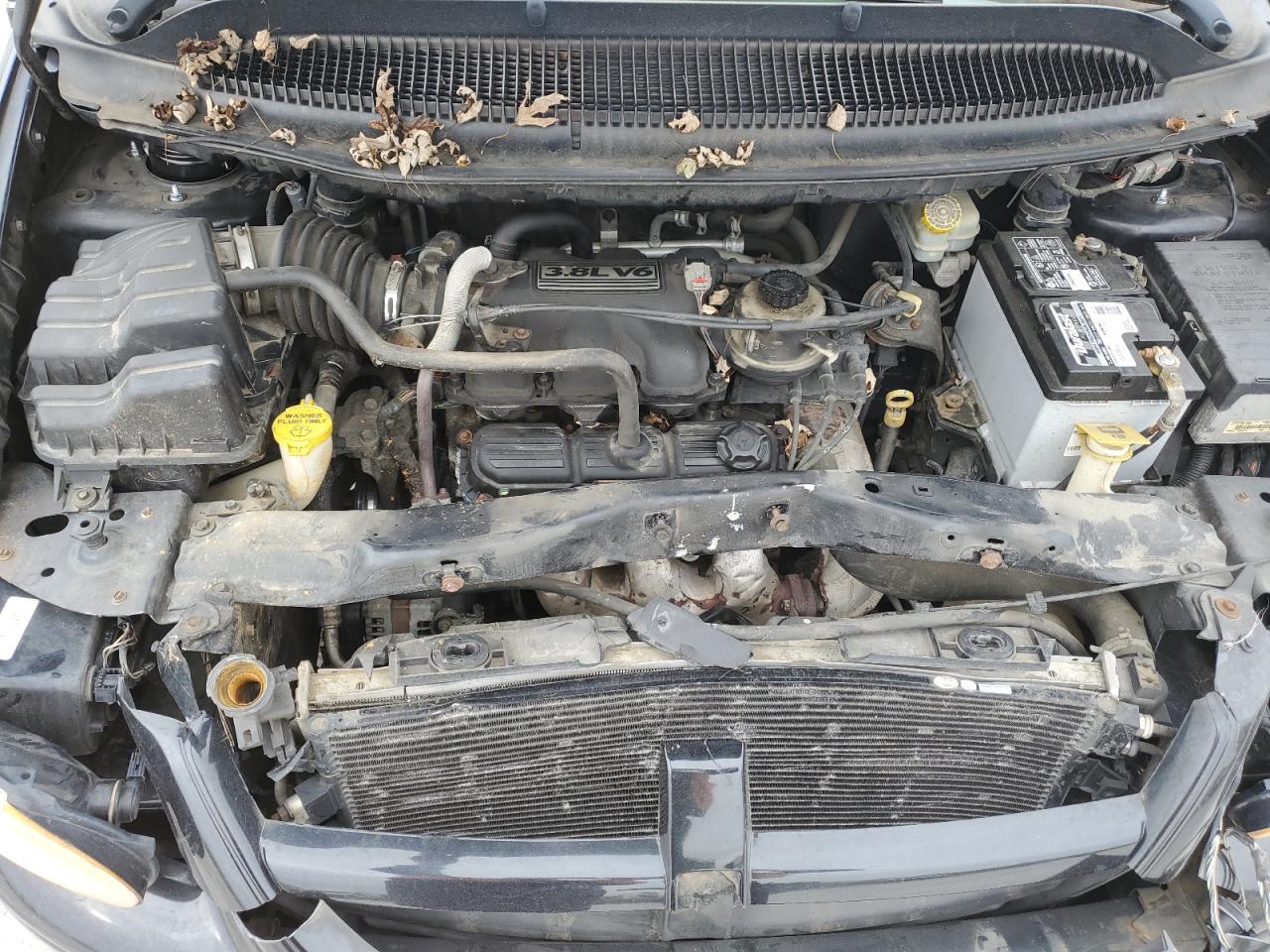 2005 Dodge Caravan - Image 13