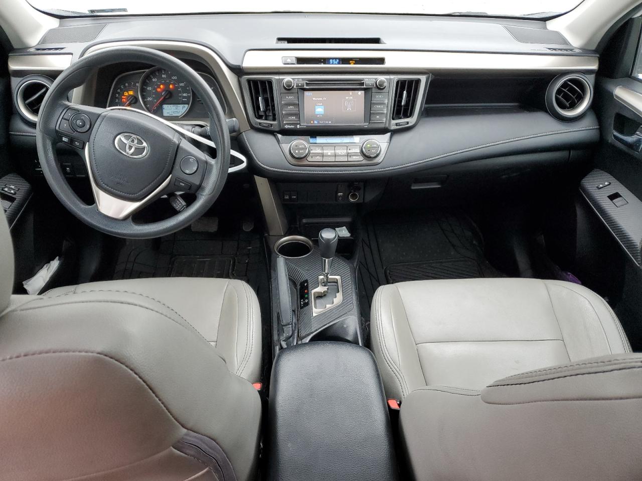2015 Toyota RAV 4 - Image 8