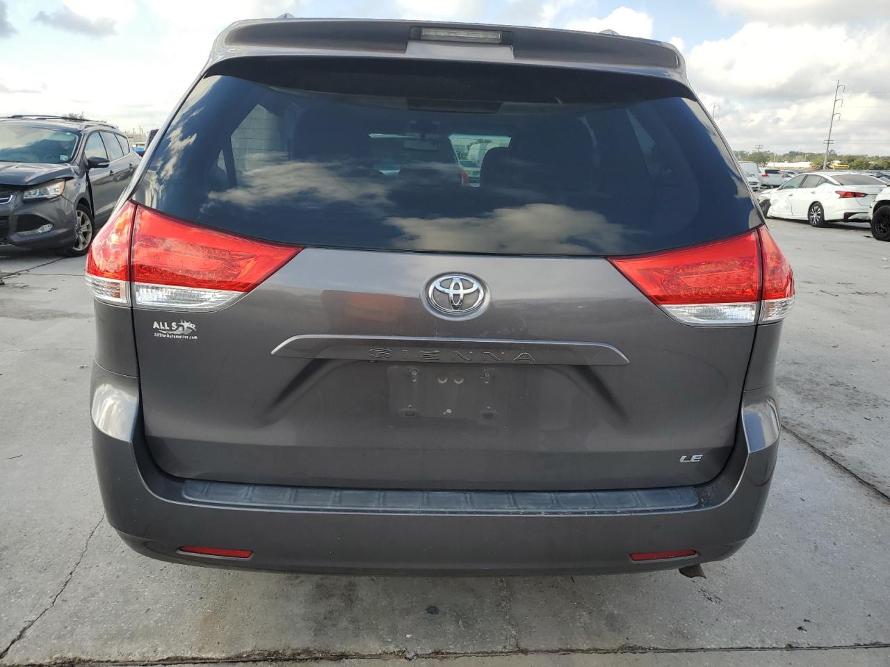 2013 Toyota Sienna - Image 6