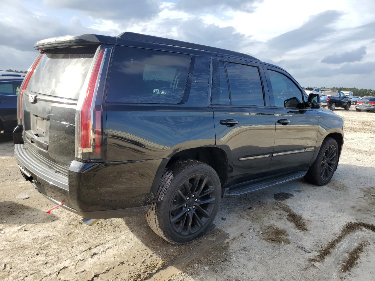 2019 Cadillac Escalade - Image 3