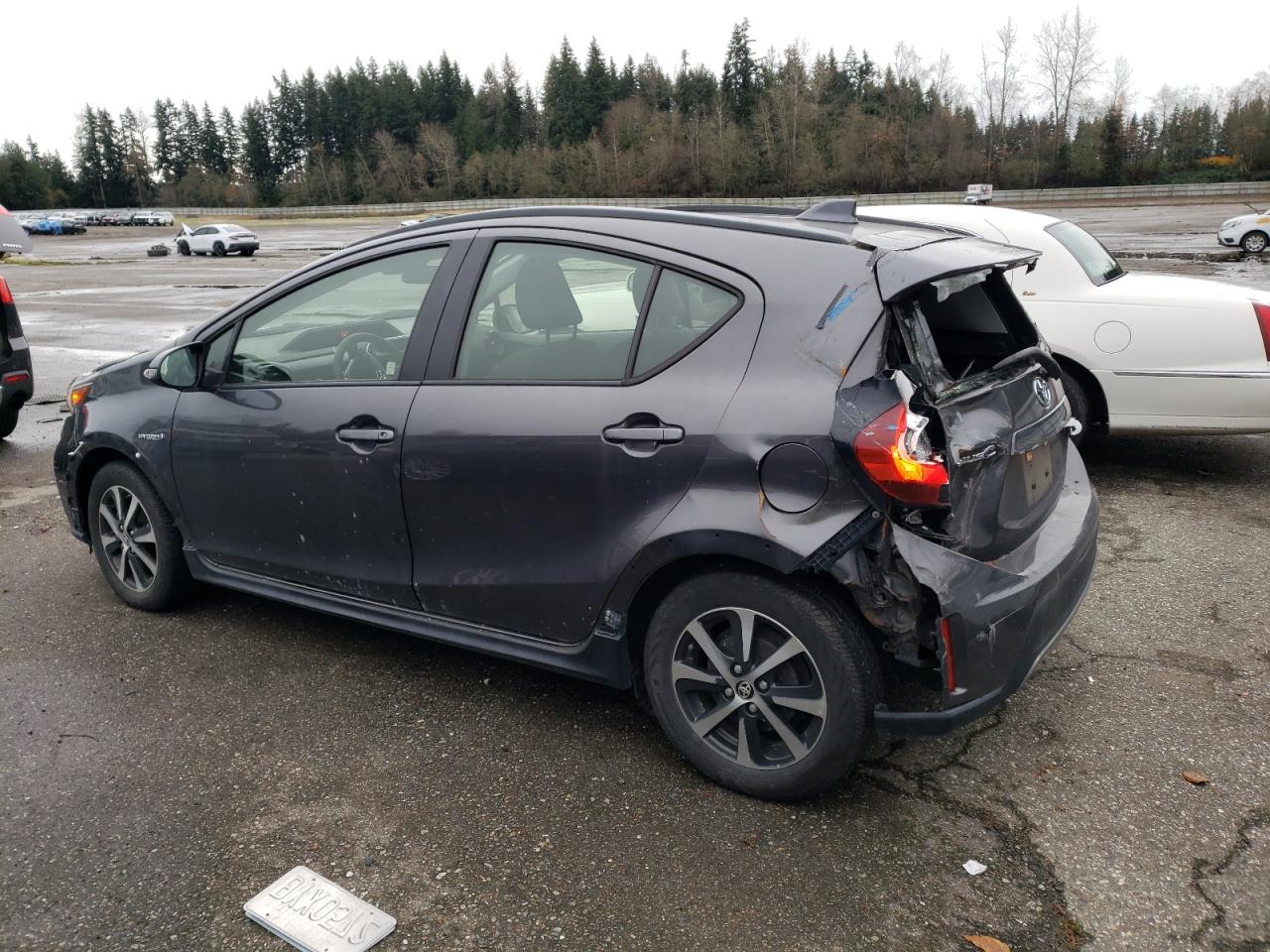 2018 Toyota Prius - Image 2
