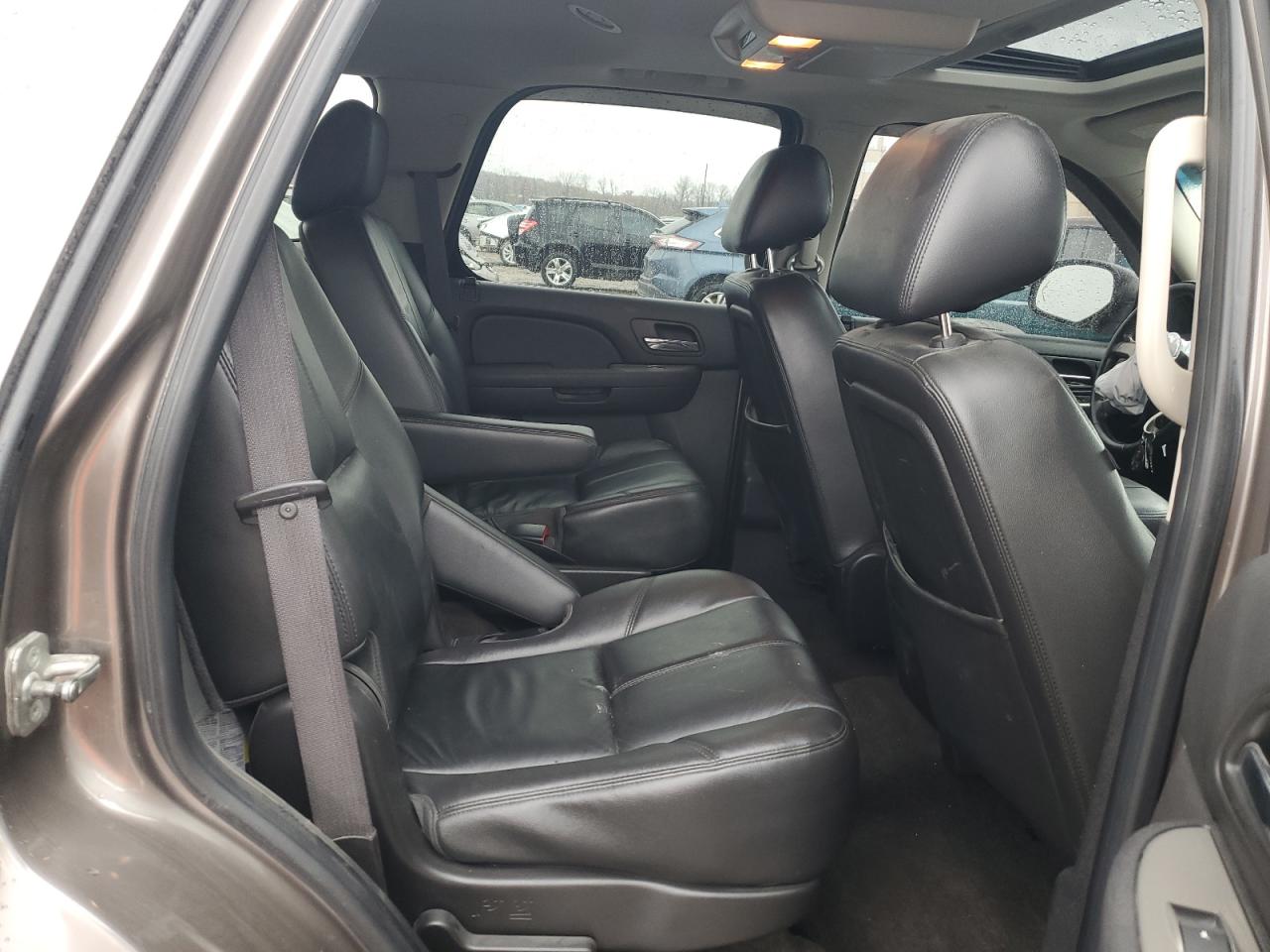2012 Chevrolet Tahoe - Image 11