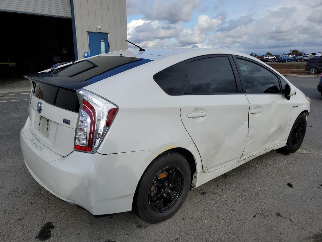 VIN JTDKN3DU7D5643561 2013 TOYOTA PRIUS no.3