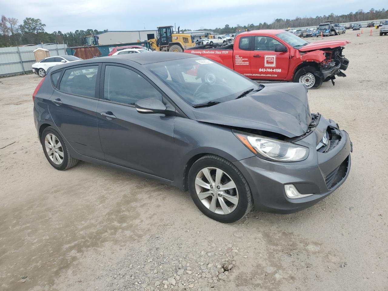2013 Hyundai Accent - Image 4
