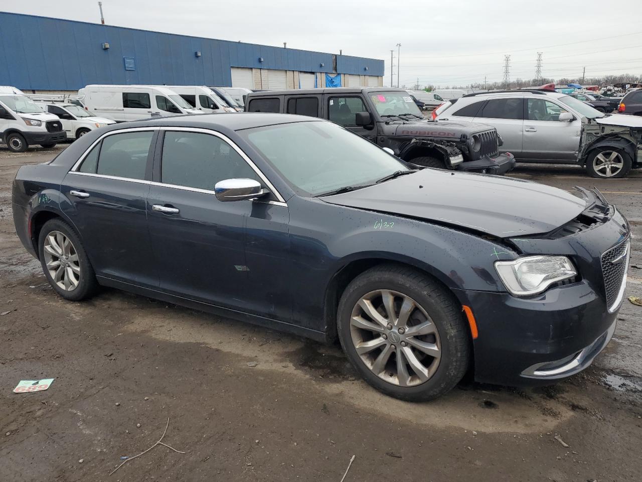 2018 Chrysler 300 - Image 4