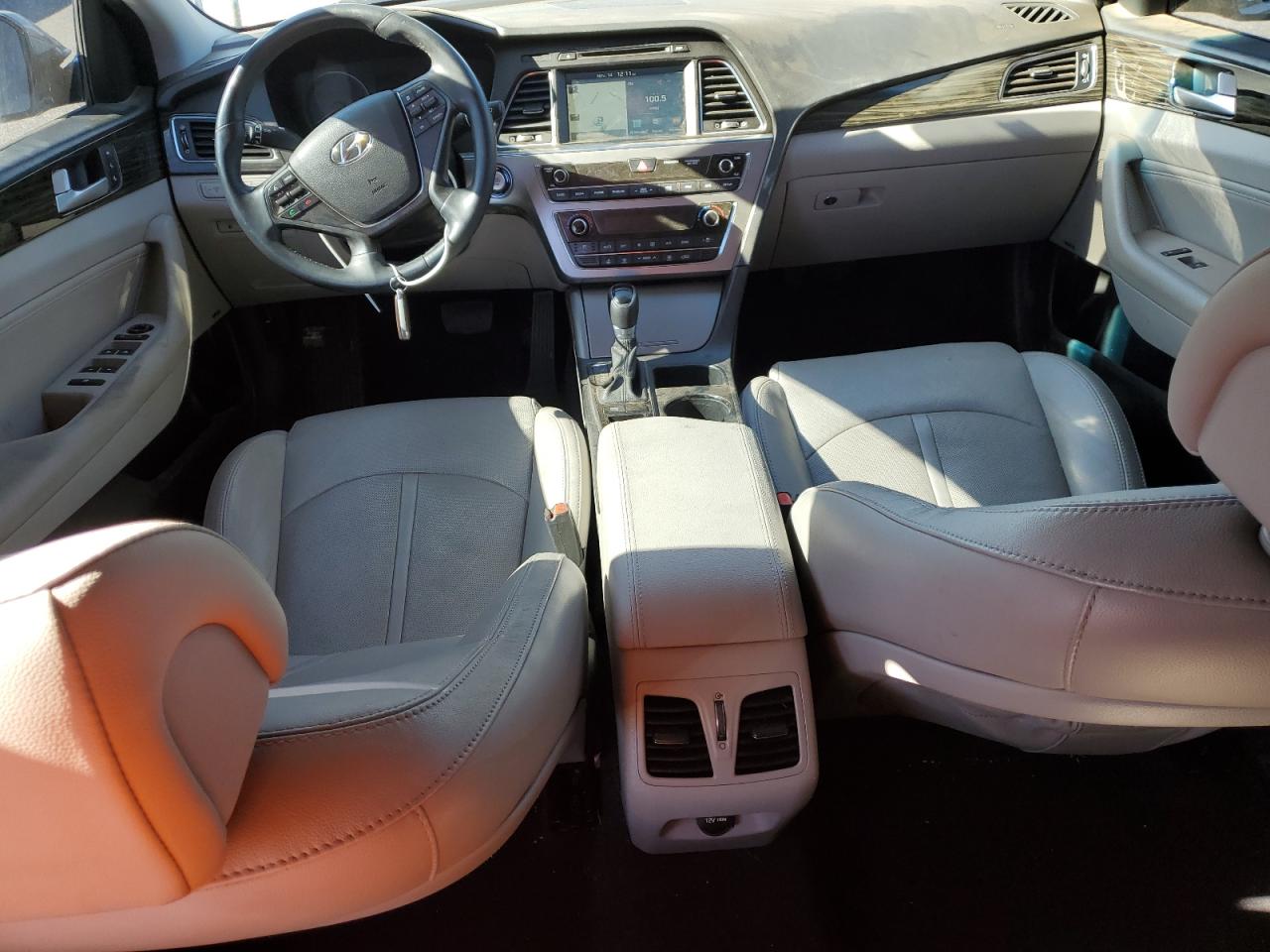 2016 Hyundai Sonata - Image 8