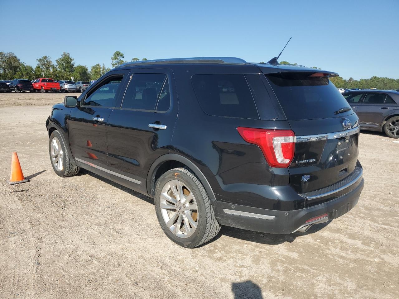 2019 Ford Explorer - Image 2