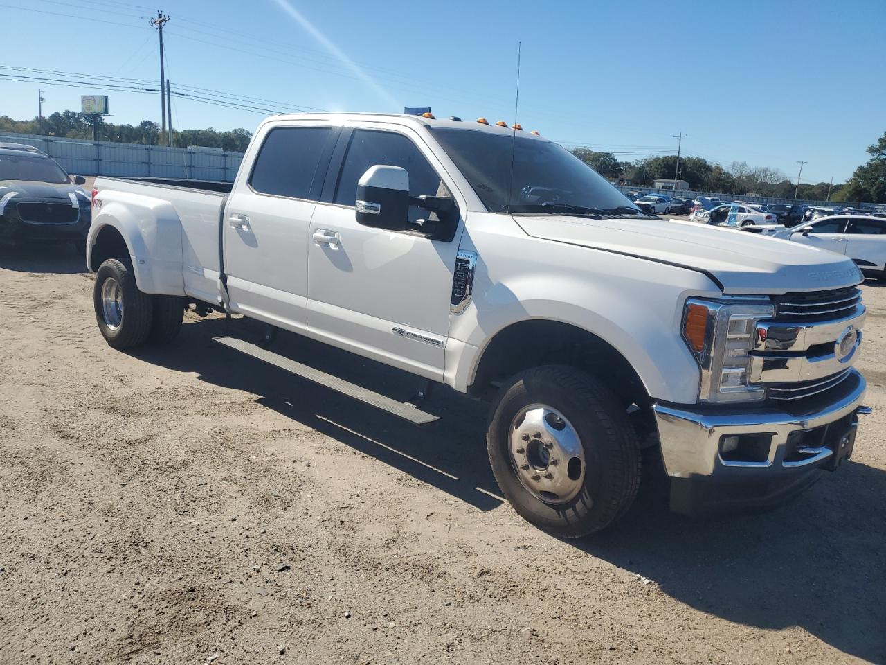 2017 Ford F350 - Image 4