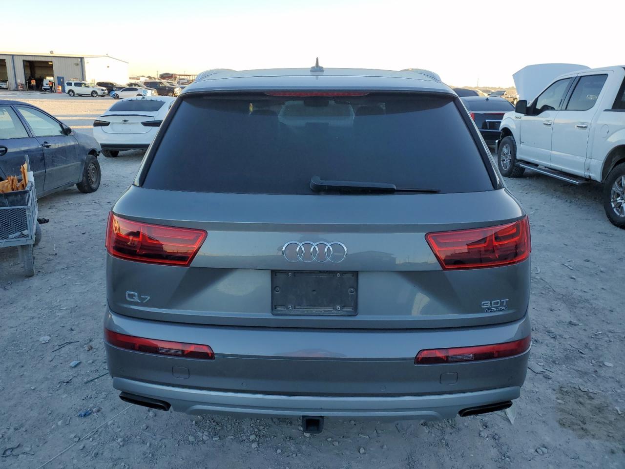 2017 Audi Q7 Premium Plus VIN: WA1LAAF70HD056555 Lot: 80698964