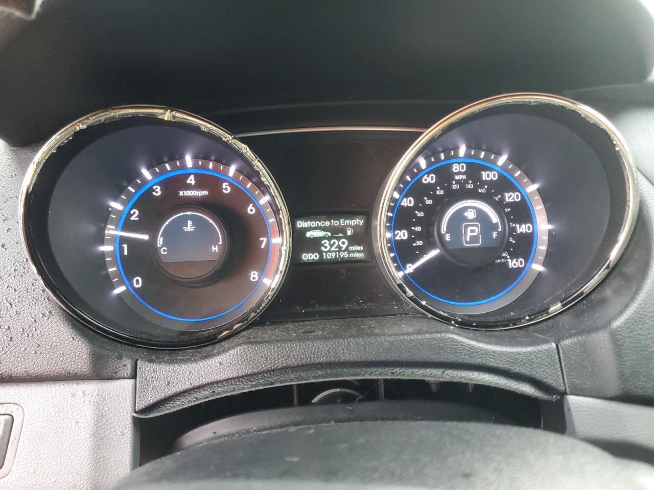 2013 Hyundai Sonata - Image 9