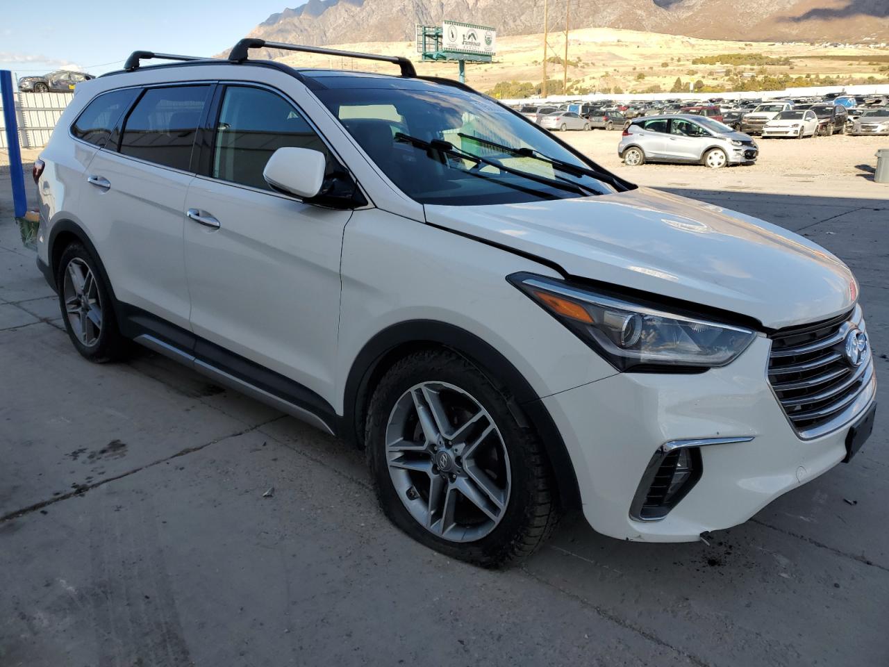 2017 Hyundai Santa Fe - Image 4
