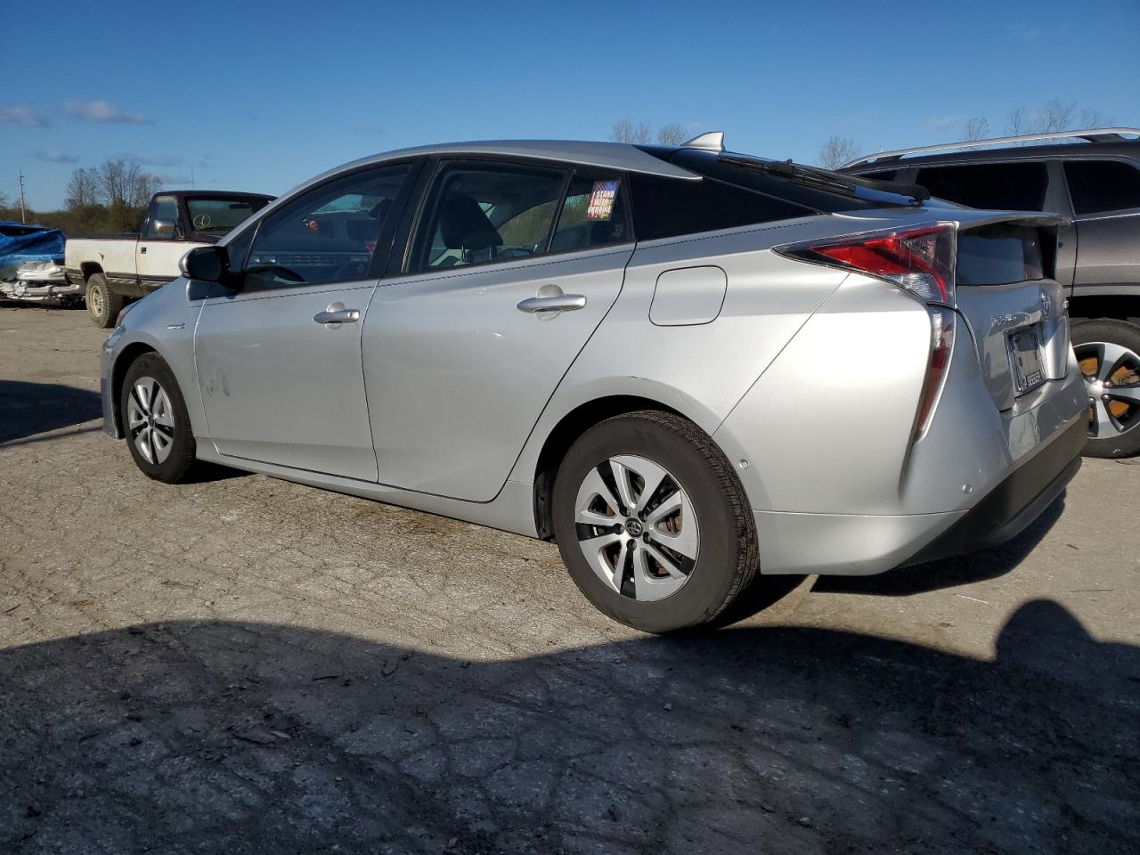 VIN JTDKARFU6J3056870 2018 TOYOTA PRIUS no.2