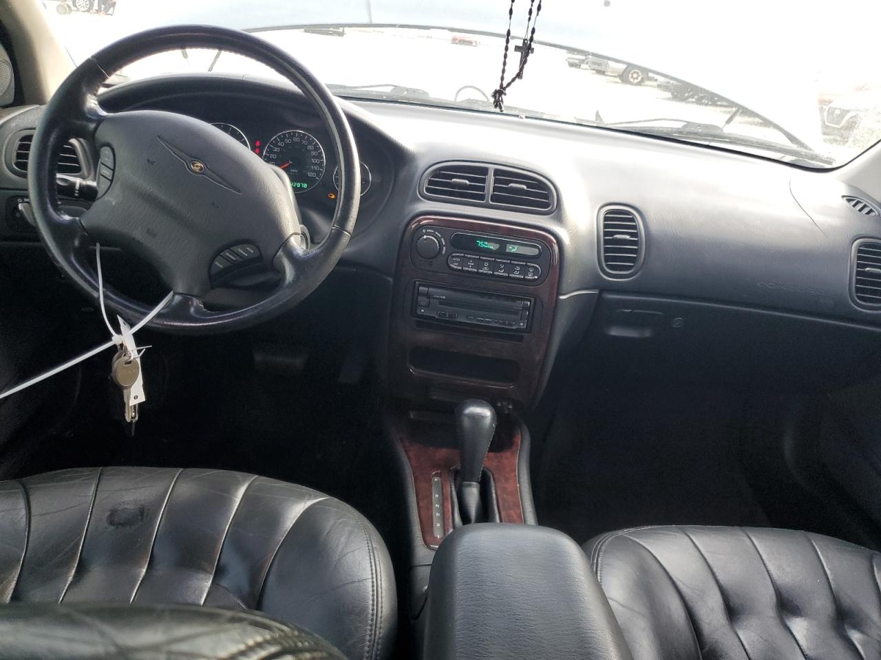 2002 Chrysler Concorde - Image 8