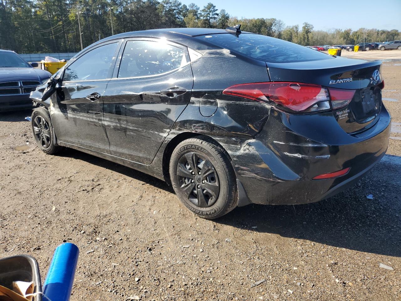 2016 Hyundai Elantra - Image 2