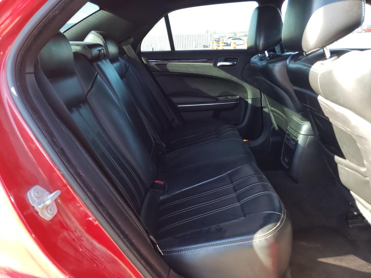 2017 Chrysler 300 - Image 10