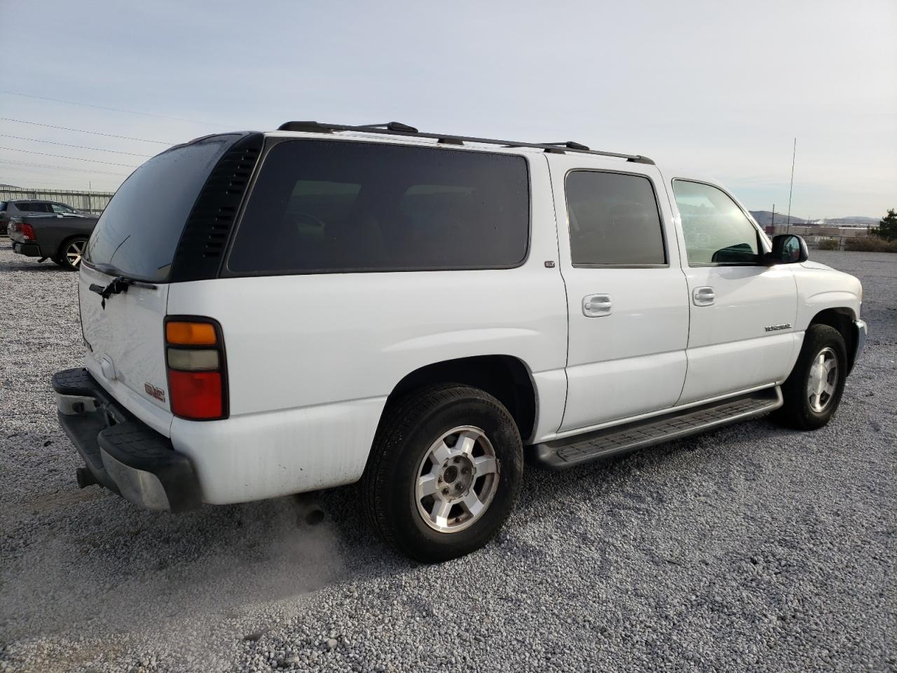 2004 GMC Yukon - Image 3