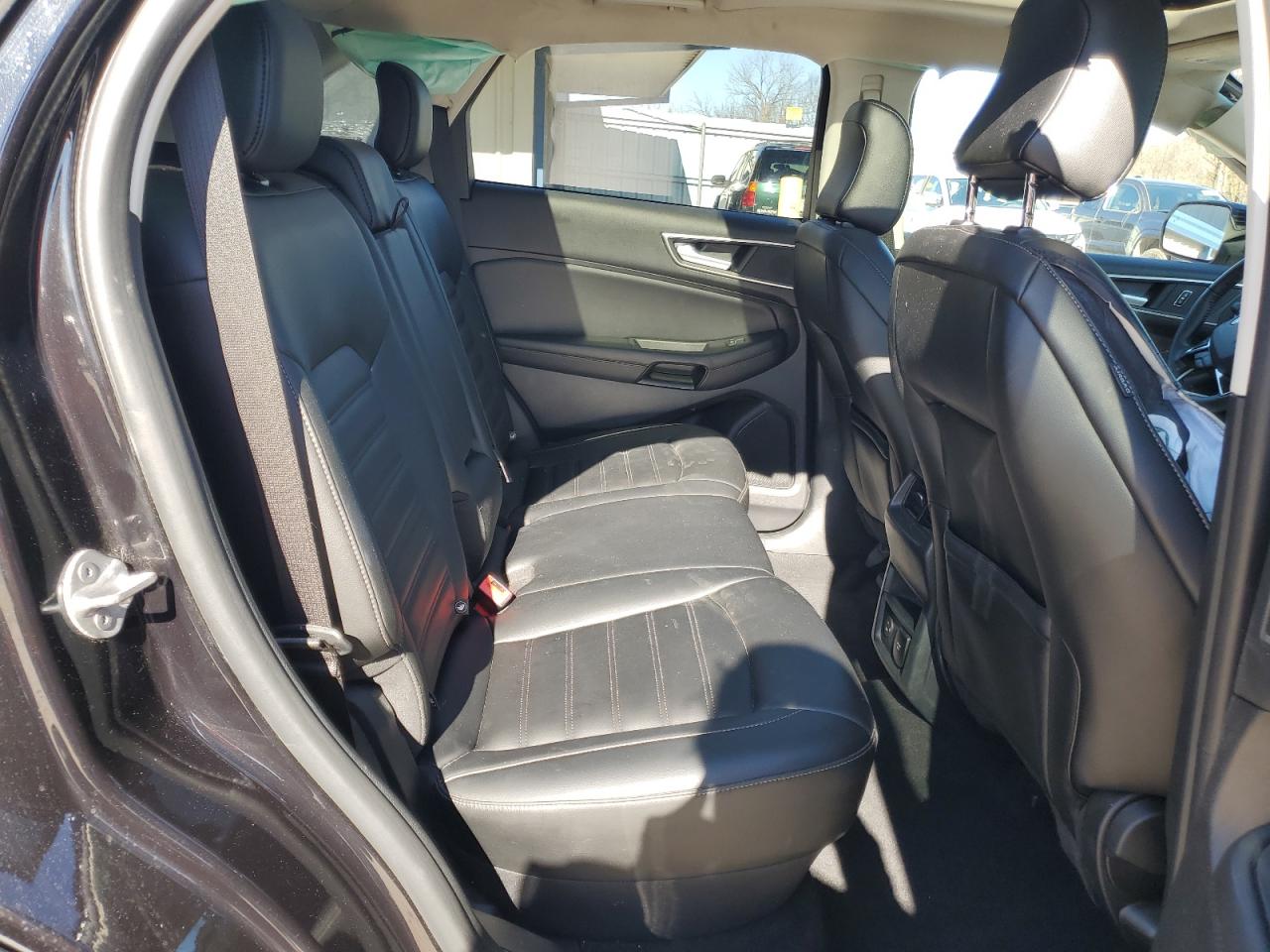 2022 Ford Edge - Image 11