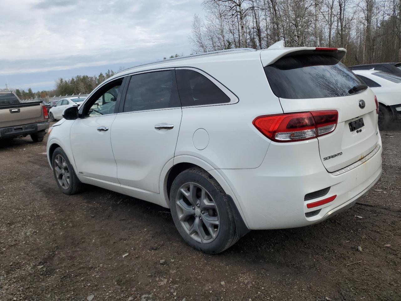 2016 Kia Sorento - Image 2