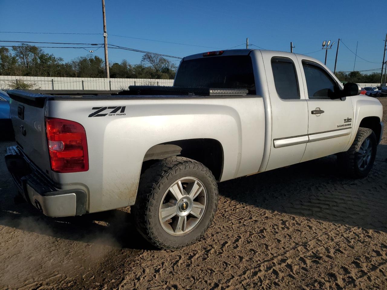 2013 Chevrolet Silverado - Image 3