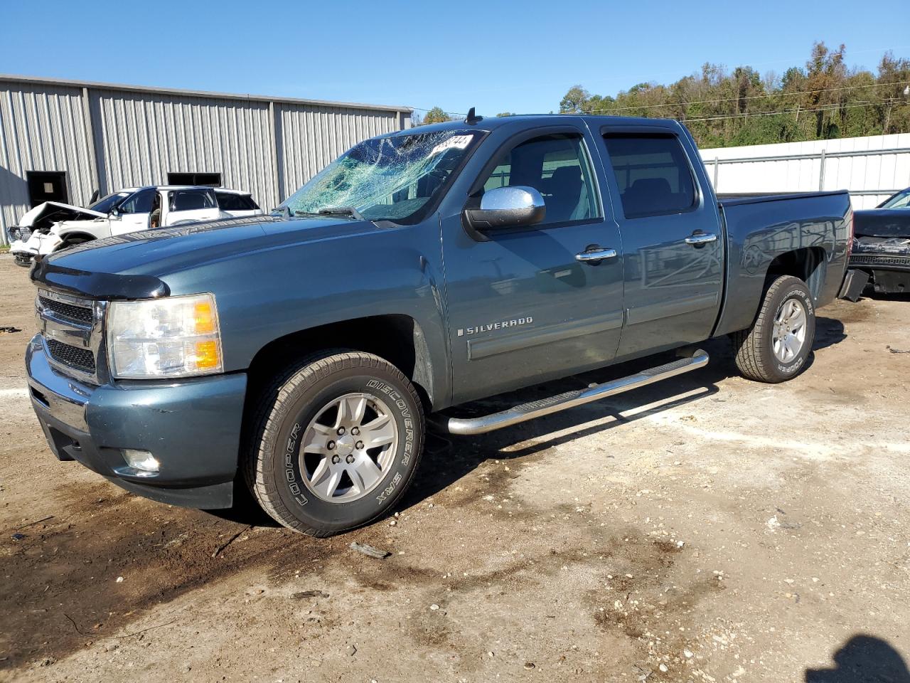 2009 Chevrolet Silverado - Image 1