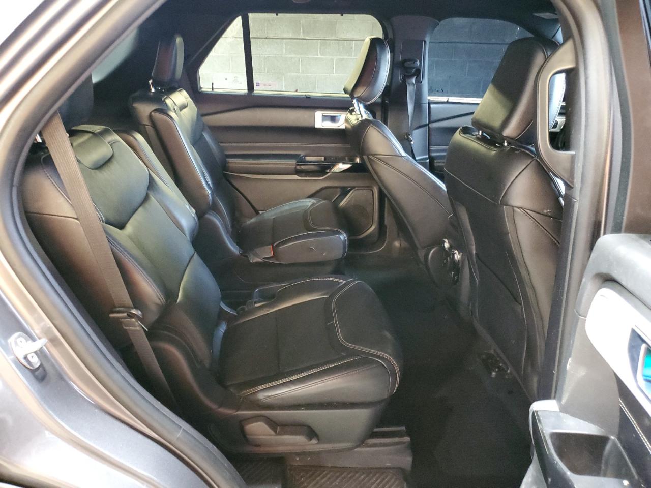 2021 Ford Explorer - Image 11