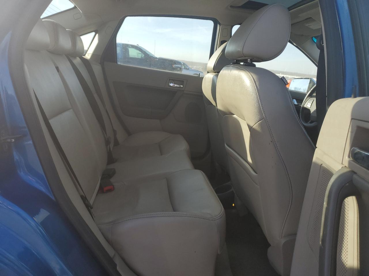 2010 Ford Focus - Image 11