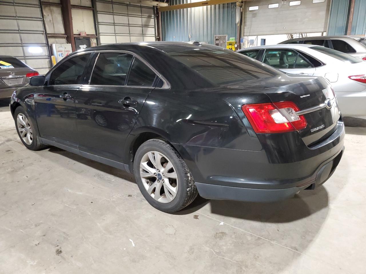 2011 Ford Taurus - Image 2