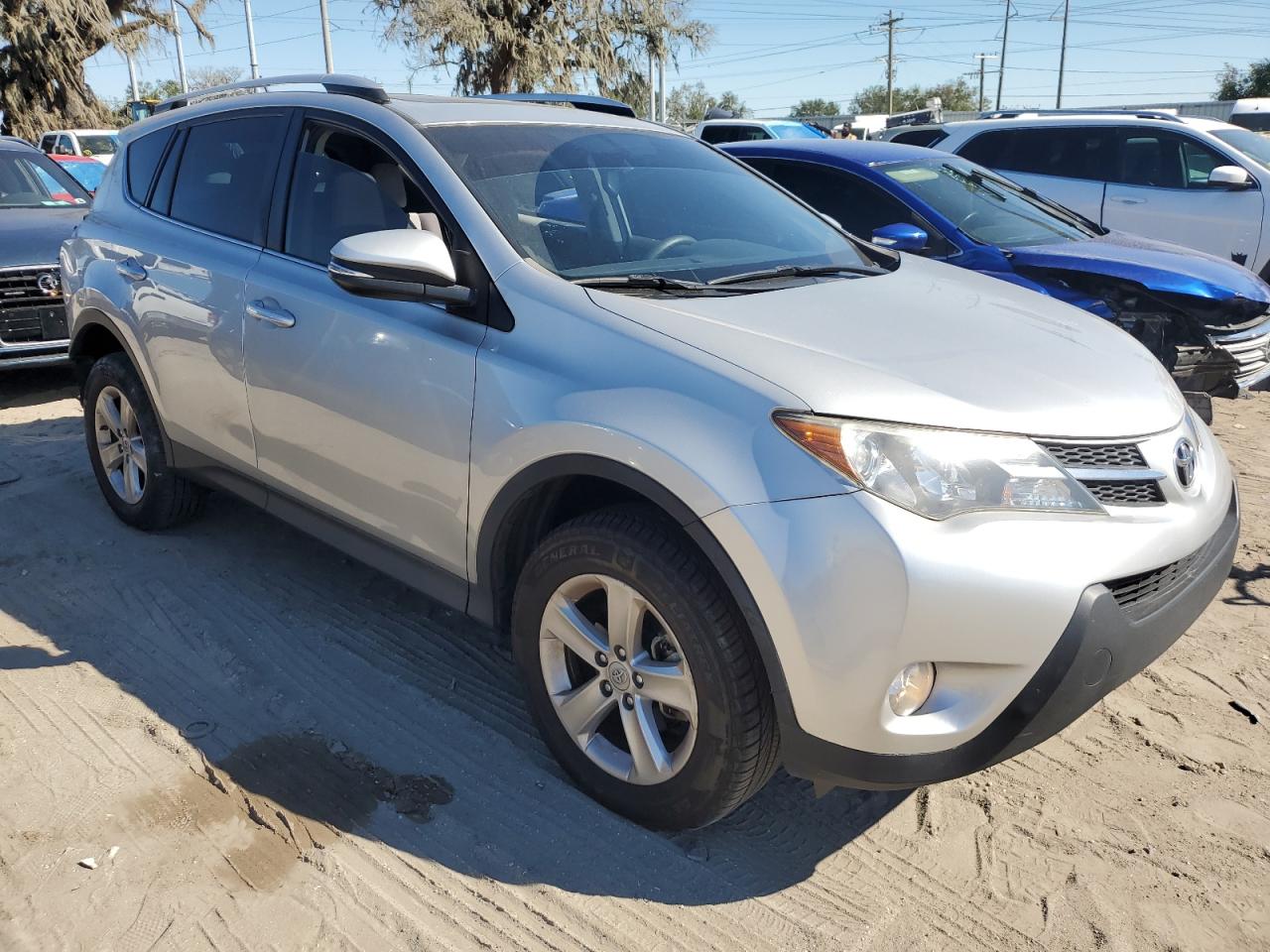 VIN JTMWFREV0DD002086 2013 TOYOTA RAV4 no.4