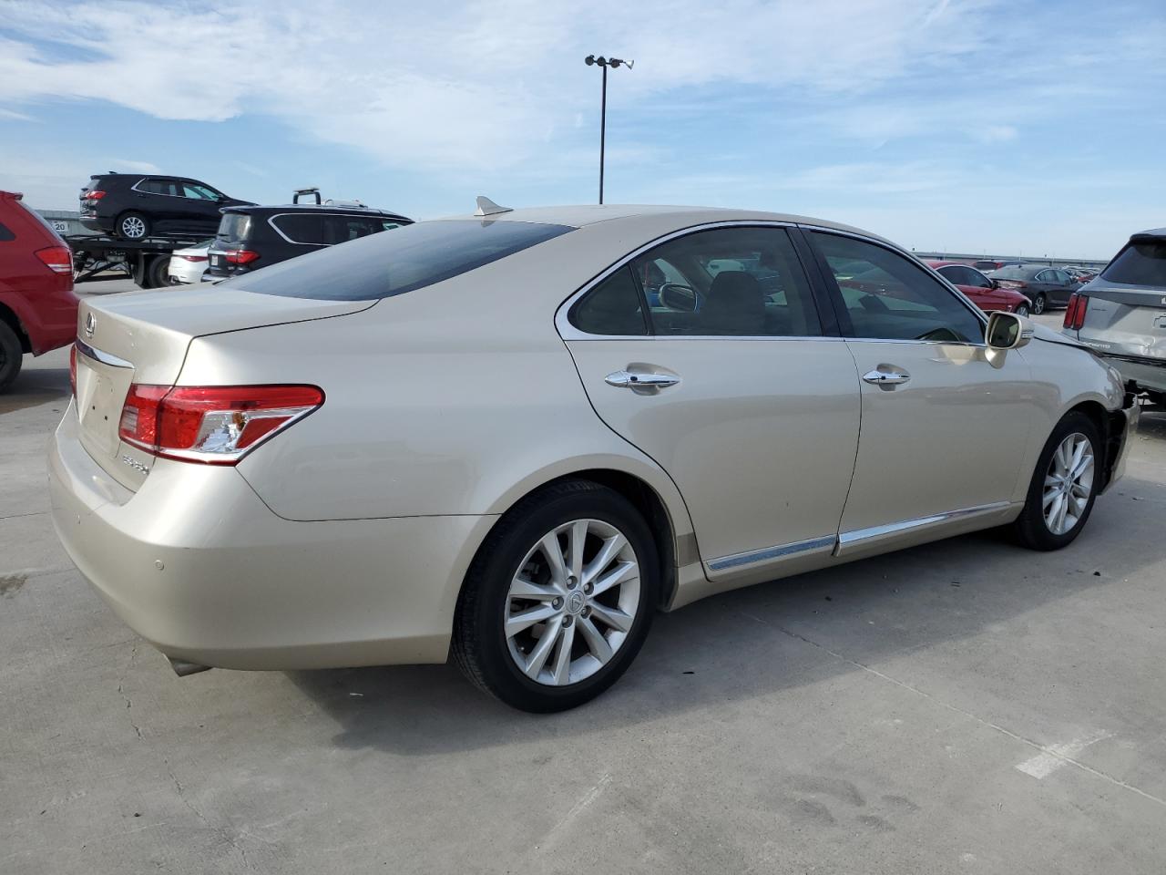 2012 Lexus ES - Image 3