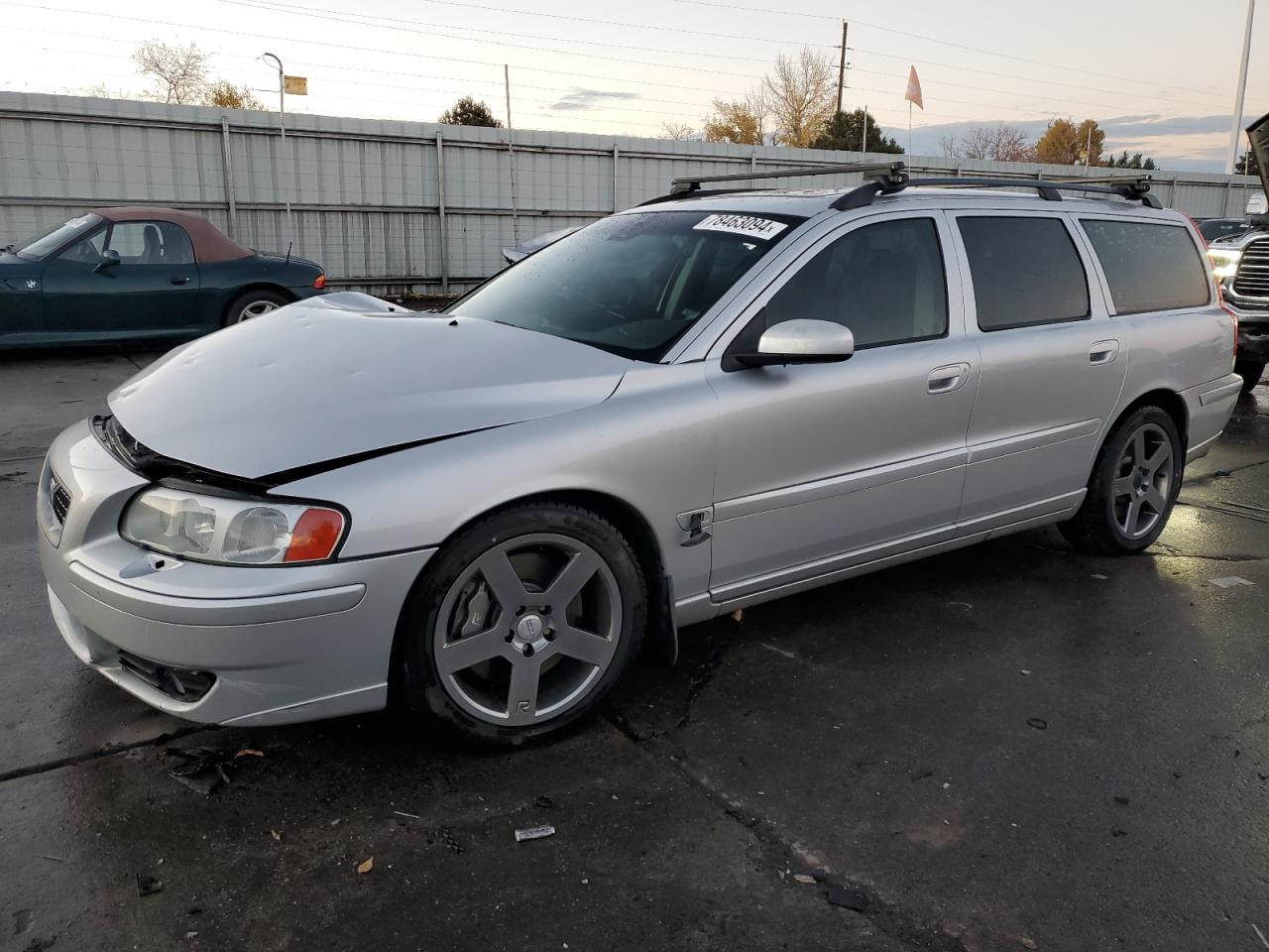 2005 Volvo V70 - Image 1