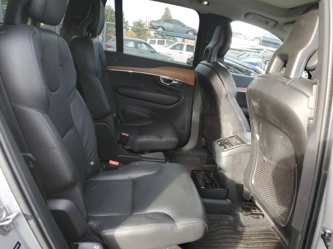 2021 Volvo XC90 - Image 11