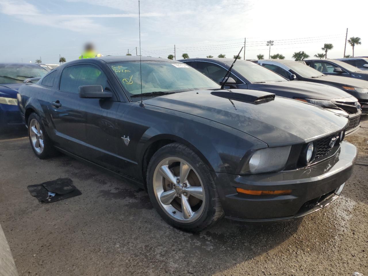 2009 Ford Mustang - Image 4