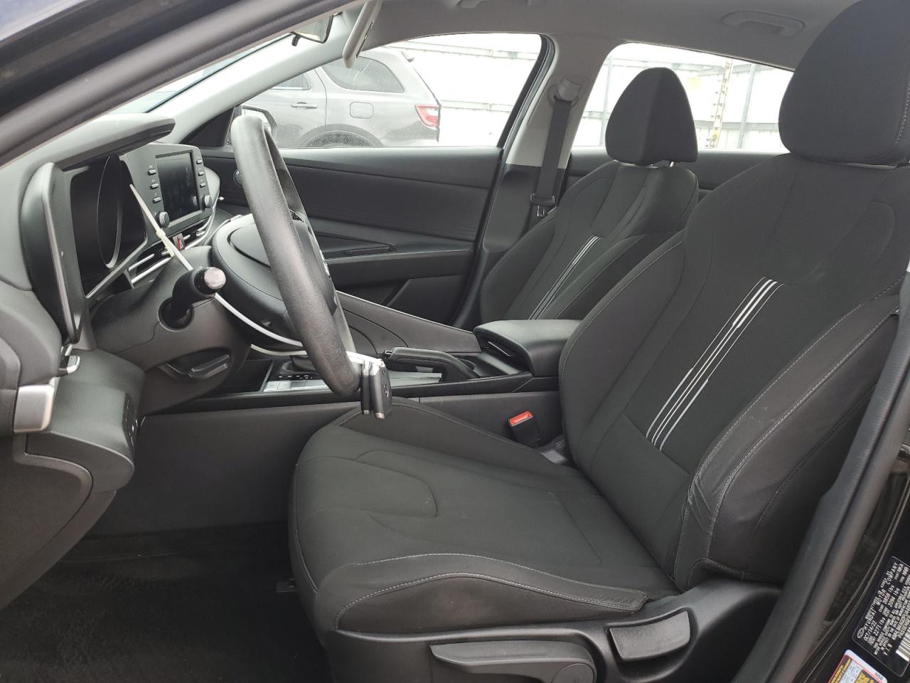 2023 Hyundai Elantra - Image 7