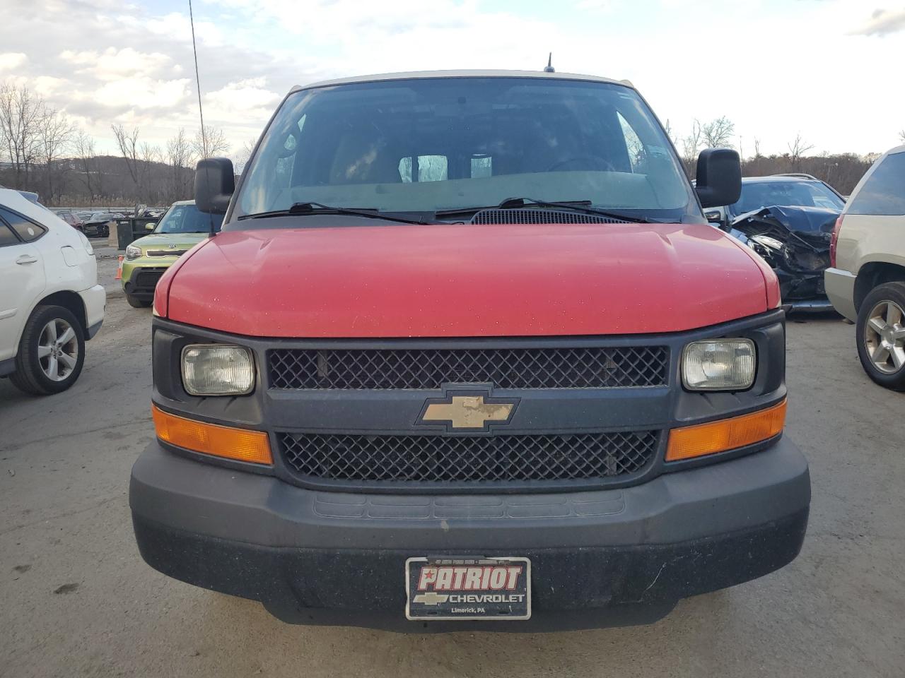 VIN 1GCWGFFF7F1106677 2015 CHEVROLET EXPRESS no.5