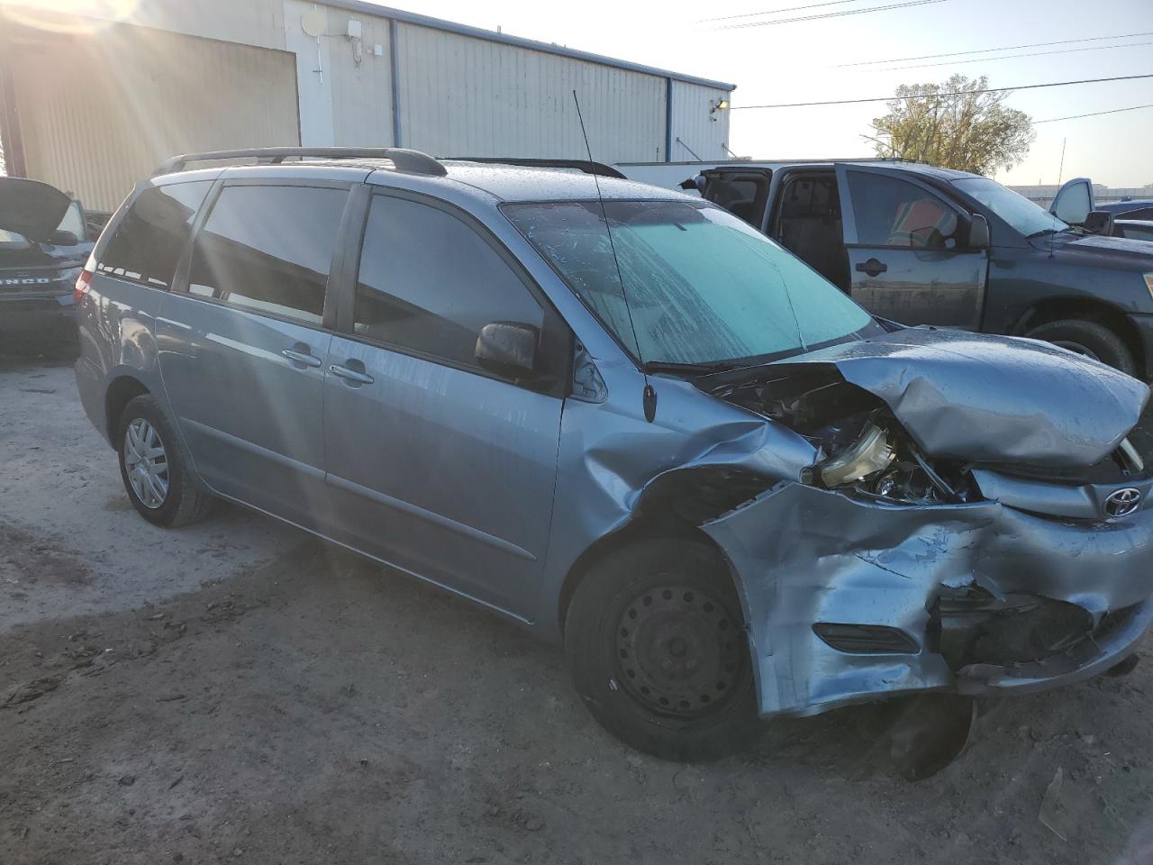2010 Toyota Sienna - Image 4