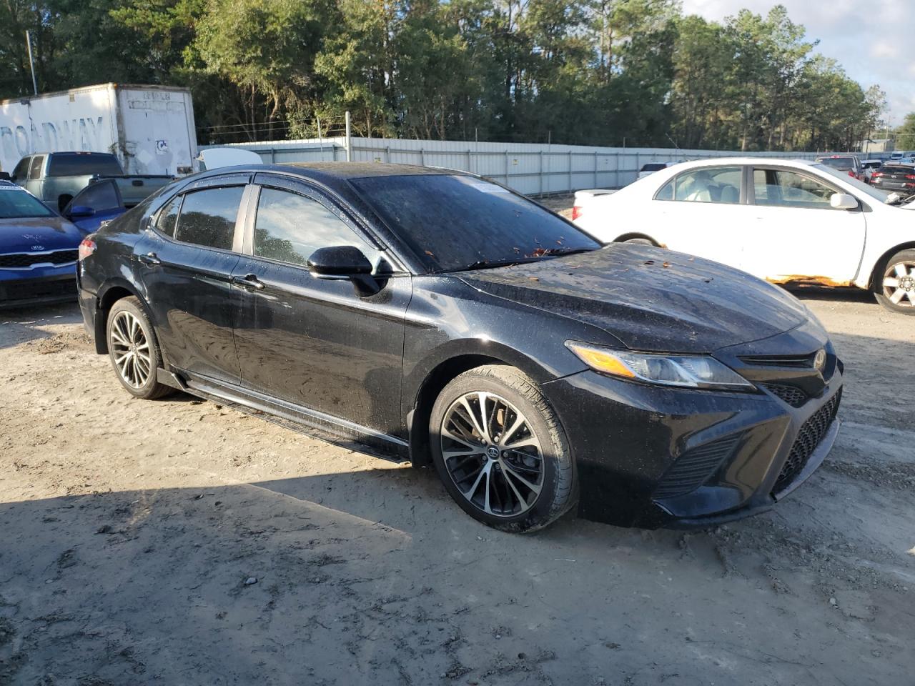 2018 Toyota Camry - Image 4