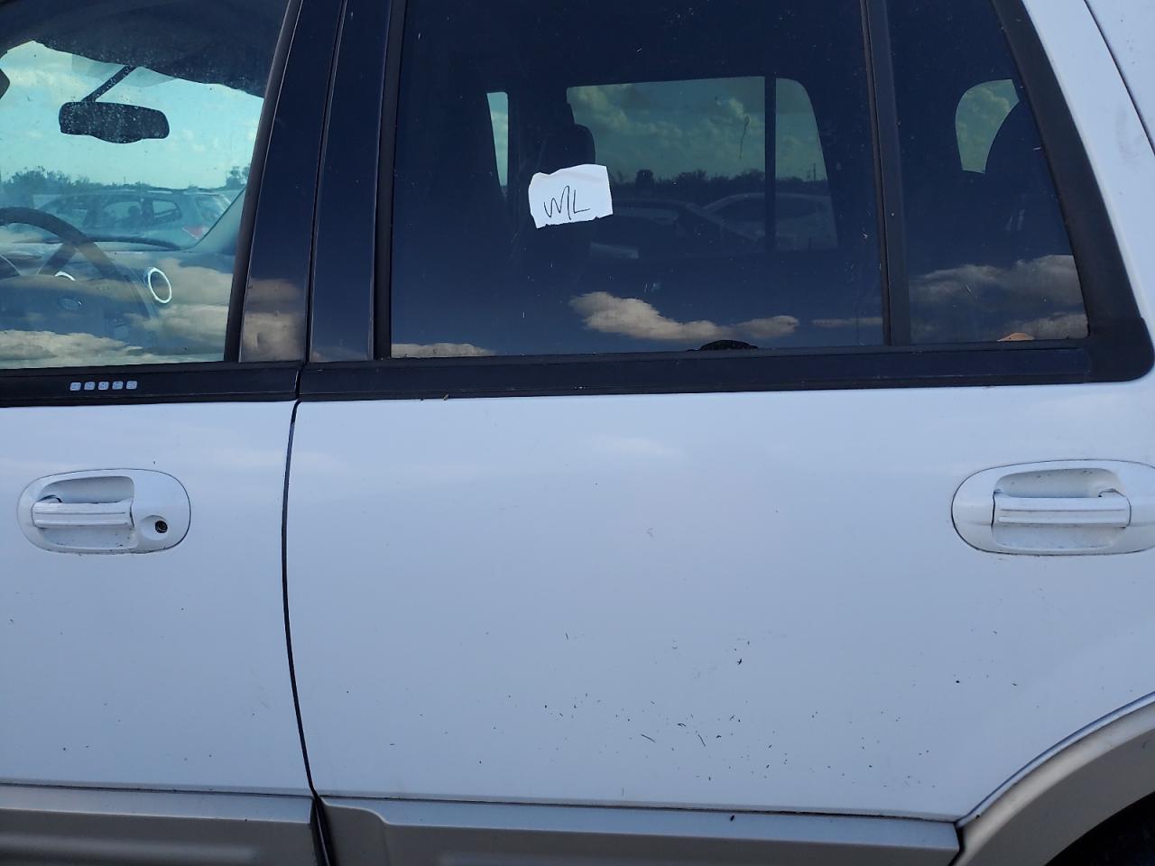 2005 Ford Expedition - Image 12