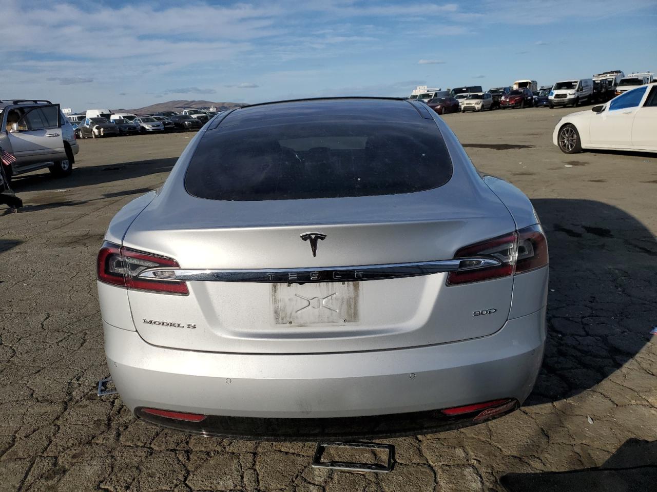 2016 Tesla Model S VIN: 5YJSA1E26GF160823 Lot: 81038774