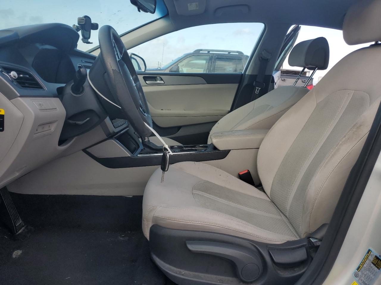 2016 Hyundai Sonata - Image 7