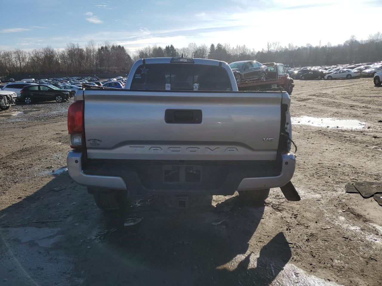 2018 Toyota Tacoma - Image 6