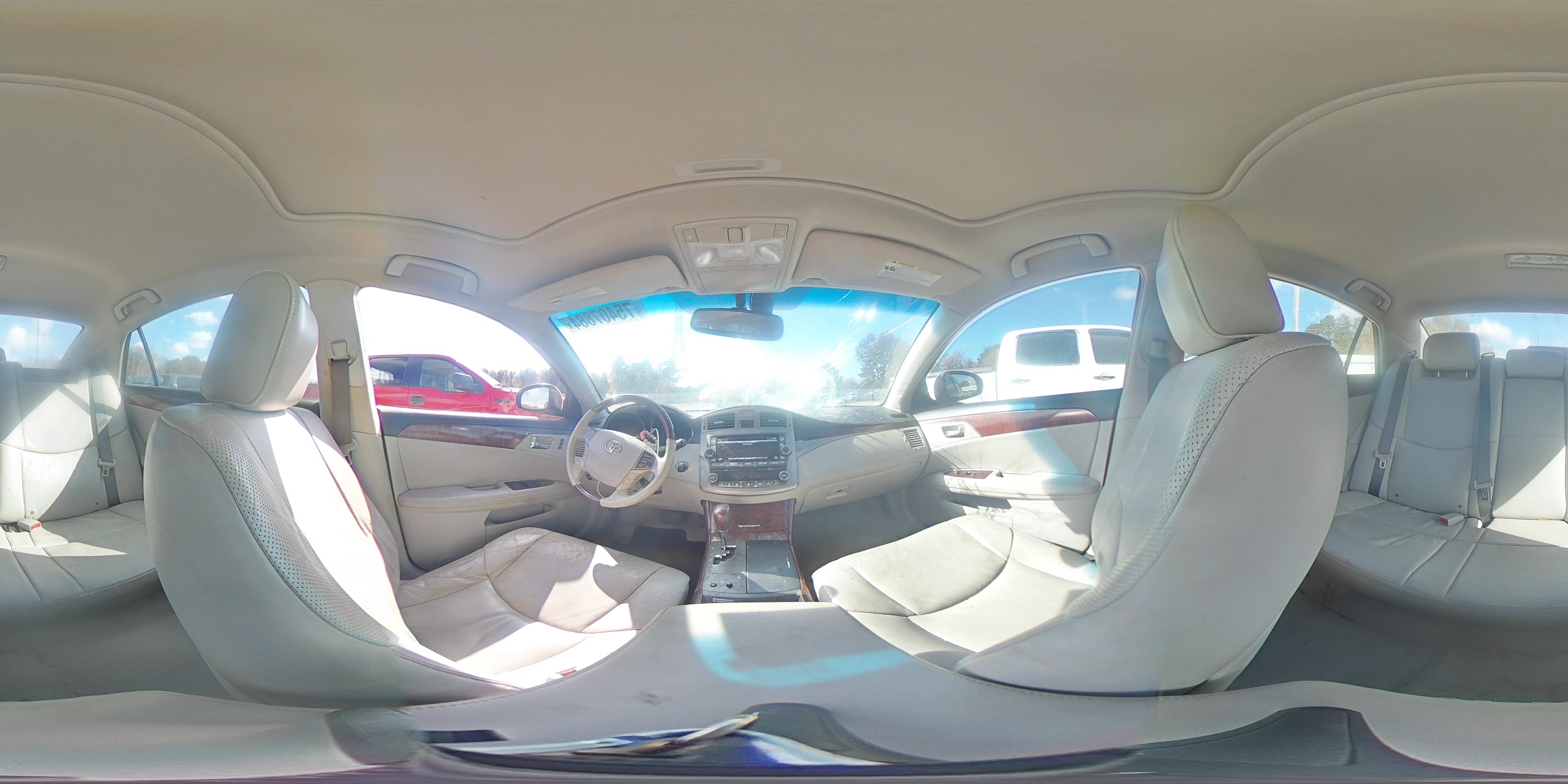 2011 Toyota Avalon - Image 12