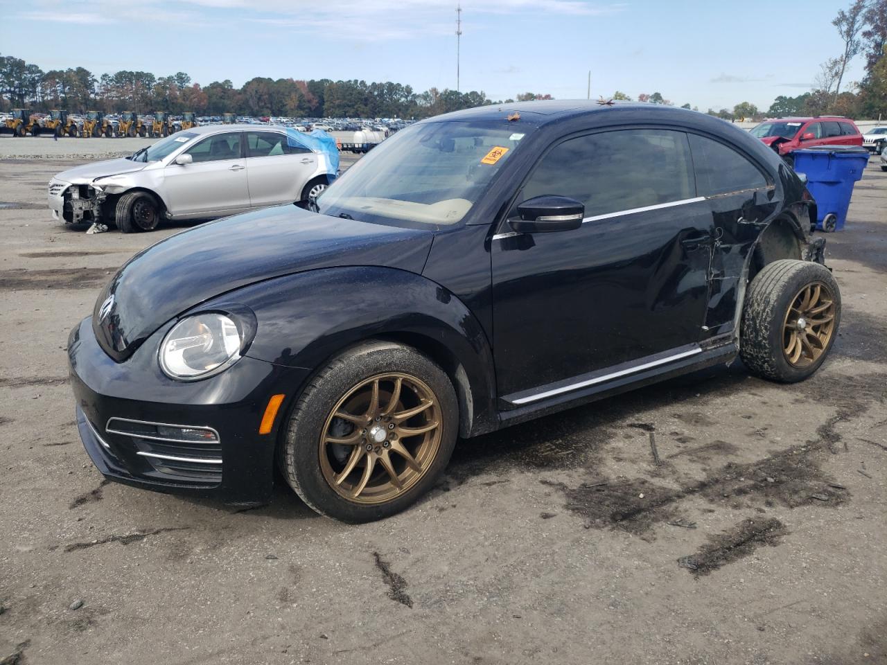 2018 Volkswagen Beetle - Image 1